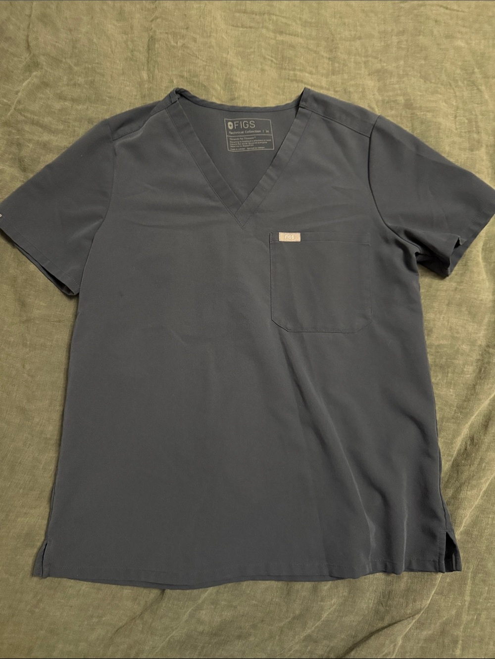 Figs scrub top - Picture 2 of 3